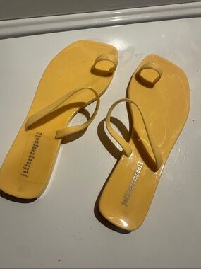 Jeffrey Campbell Mustard Yellow Toe-Loop Sandals. Sz 8